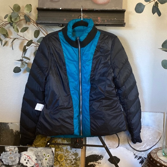 (NWOT) Beautiful New Puffer Jacket / Size L - Picture 3 of 6